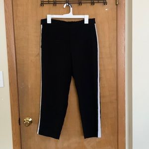 Women’s Cropped Black Pant